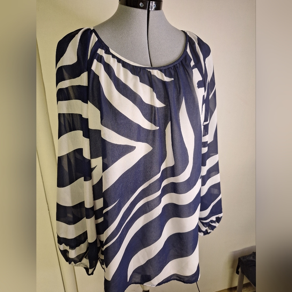 Calvin Klein Navy and White Zebra Print Blouse Size Large - Picture 2 of 10